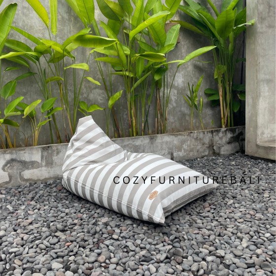BEANBAG TRIANGLE L -  SUNPROOF FABRIC - NK180